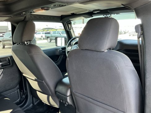 Used 2018 Jeep Wrangler Unlimited Sport S image 32