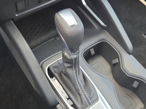 Used 2025 Nissan Frontier SV image 17