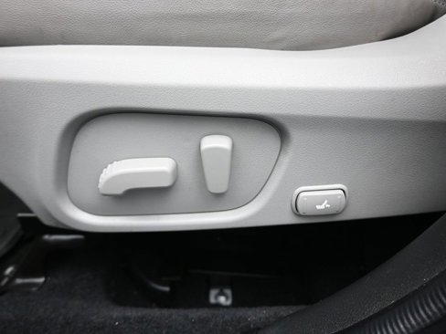 Used 2016 Subaru Forester 2.5i Touring w/ Eyesight & Navigation System image 13