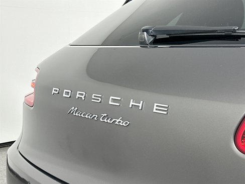 Certified 2018 Porsche Macan Turbo image 17