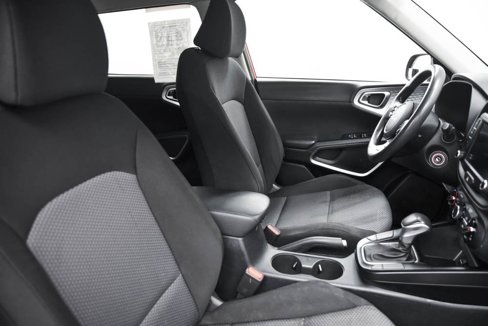Used 2022 Kia Soul LX image 13