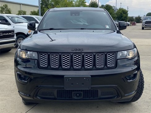 Used 2020 Jeep Grand Cherokee Altitude image 2