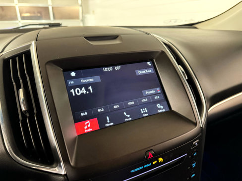 Used 2019 Ford Edge Titanium image 21