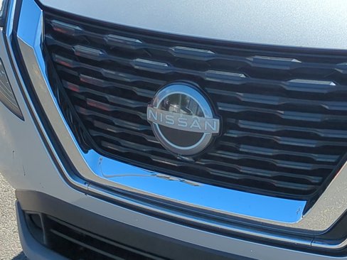 Used 2022 Nissan Rogue SV image 23