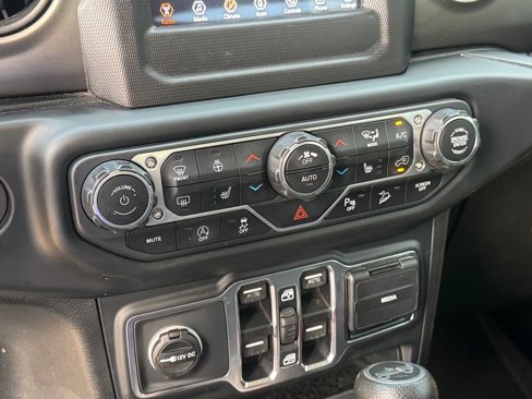 Certified 2018 Jeep Wrangler Unlimited Sport S image 24