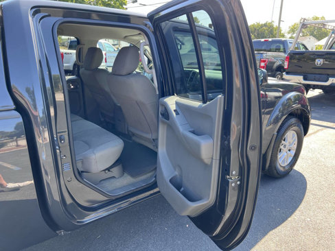 Used 2015 Nissan Frontier SV w/ SV Value Truck Package image 26