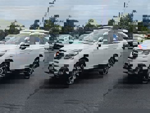 Used 2018 Subaru Outback 2.5i Limited image 5