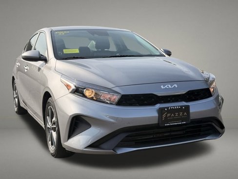 Used 2024 Kia Forte LXS image 8