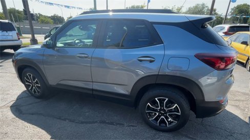 Used 2021 Chevrolet TrailBlazer ACTIV w/ Technology Package image 6