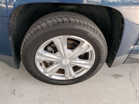 Used 2017 GMC Terrain SLE image 25