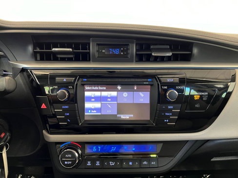 Used 2014 Toyota Corolla LE image 17