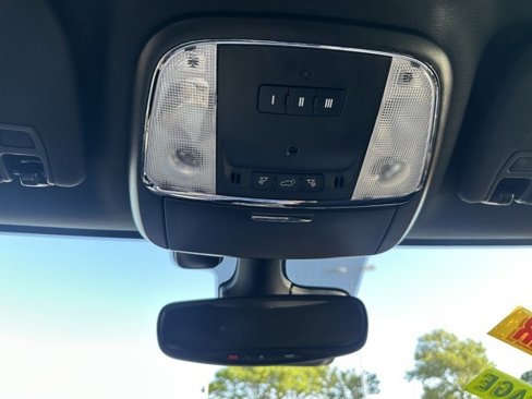 Used 2022 Jeep Grand Cherokee Laredo E w/ Security & Convenience Group image 32