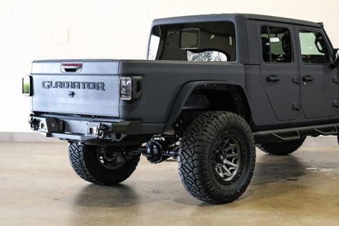 Used 2025 Jeep Gladiator Sport image 37