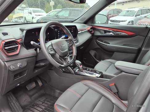 Used 2025 Chevrolet TrailBlazer RS w/ Convenience Package image 10