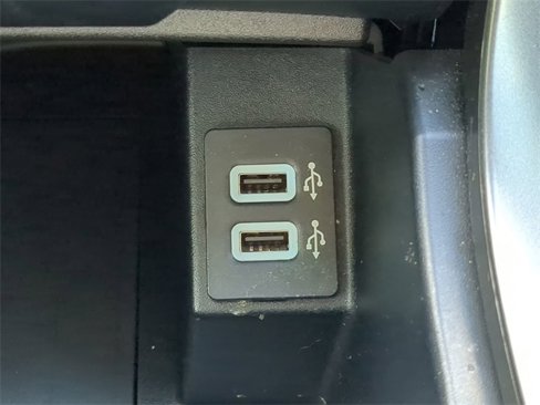 Used 2020 Ford Edge SE image 25