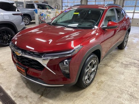 Used 2025 Chevrolet Trax LT w/ LT Convenience Package image 6