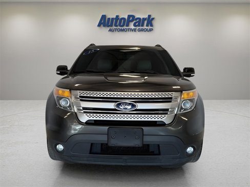 Used 2015 Ford Explorer XLT w/ Equipment Group 202A image 2