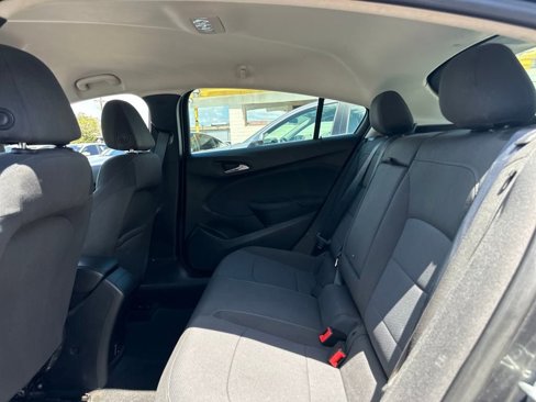 Used 2018 Chevrolet Cruze LT w/ Convenience Package image 15
