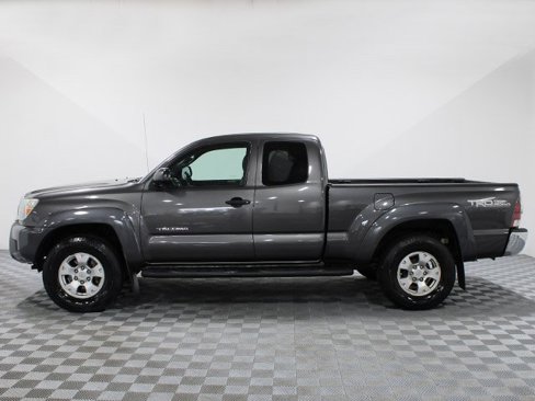 Used 2013 Toyota Tacoma 4x4 Access Cab V6 image 3