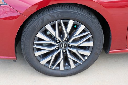 Used 2025 Nissan Altima 2.5 SV image 7