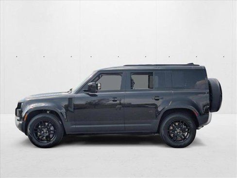 New 2025 Land Rover Defender 110 S image 5