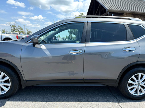 Used 2017 Nissan Rogue SV image 34
