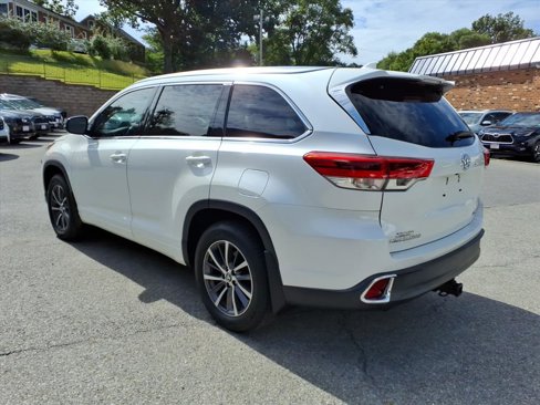 Used 2017 Toyota Highlander XLE image 4