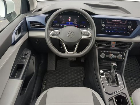 Used 2024 Volkswagen Taos SE w/ Panoramic Sunroof Package image 16