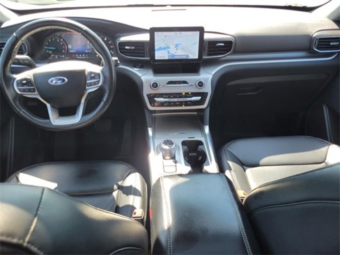 Used 2022 Ford Explorer XLT image 20