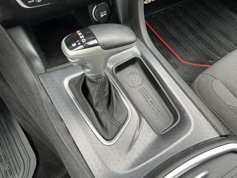 Used 2015 Dodge Charger SXT image 31
