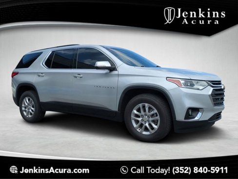 Used 2021 Chevrolet Traverse LT image 1
