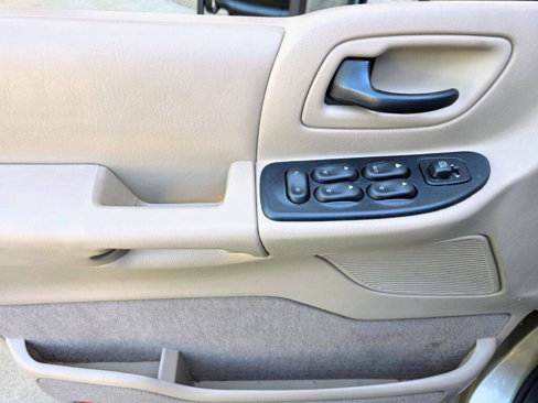 Used 1999 Ford Windstar SEL image 11