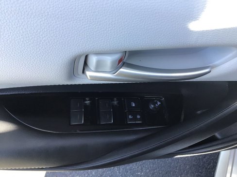 Used 2024 Toyota Corolla SE image 6
