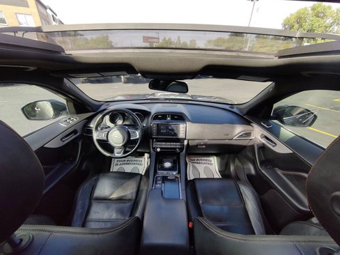 Used 2018 Jaguar F-PACE Prestige image 15