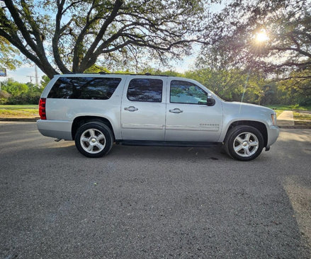 Used 2013 Chevrolet Suburban LTZ image 4