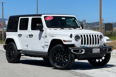 Used 2022 Jeep Wrangler Unlimited Sahara image 2