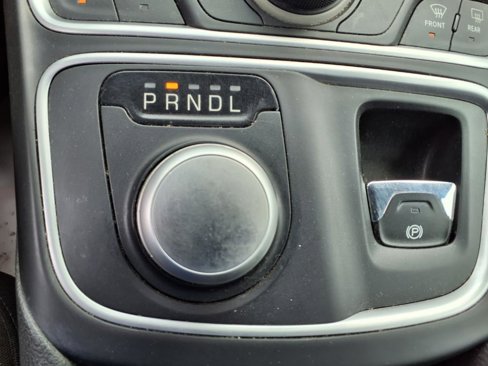 Used 2015 Chrysler 200 Limited w/ Spring Special Group image 13