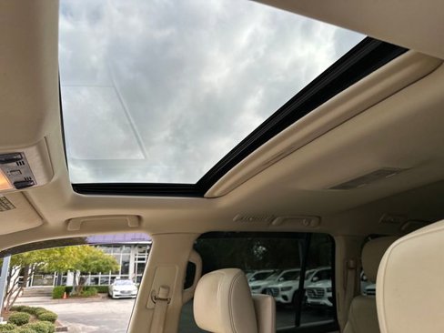 Used 2014 Lexus LX 570 4WD image 18
