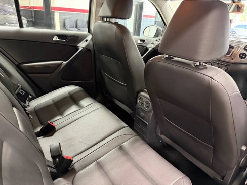Used 2016 Volkswagen Tiguan S image 30