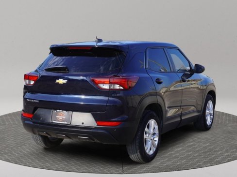 Used 2021 Chevrolet TrailBlazer LS image 2