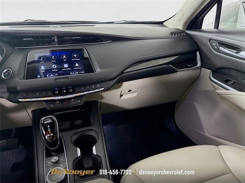 Used 2021 Cadillac XT4 Premium Luxury w/ Cold Weather Package image 23