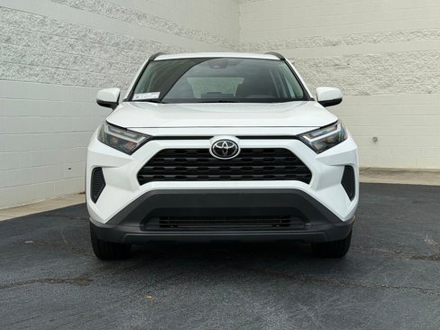 Used 2023 Toyota RAV4 XLE image 5