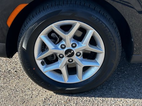 Used 2023 Kia Soul LX w/ LX Technology Package image 8