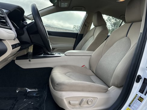 Certified 2022 Toyota Camry LE image 14