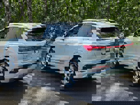 Used 2023 Audi Q4 e-tron Premium w/ Convenience Package image 4