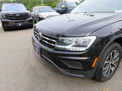 Used 2019 Volkswagen Tiguan SE image 9