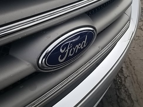 Used 2018 Ford Taurus SEL image 46