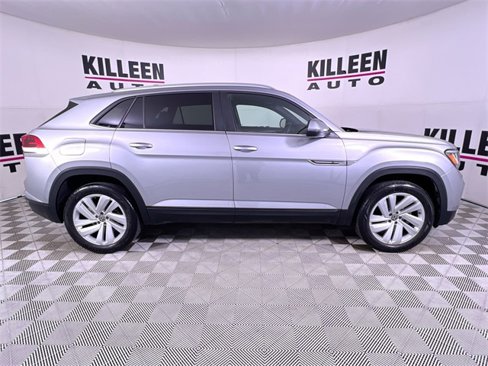 Used 2020 Volkswagen Atlas Cross Sport SE image 8