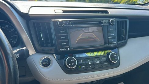 Used 2018 Toyota RAV4 XLE image 19