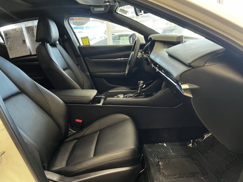 Used 2022 MAZDA MAZDA3 s image 9